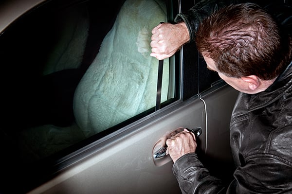 automobile-thief-7JSKT3M-1