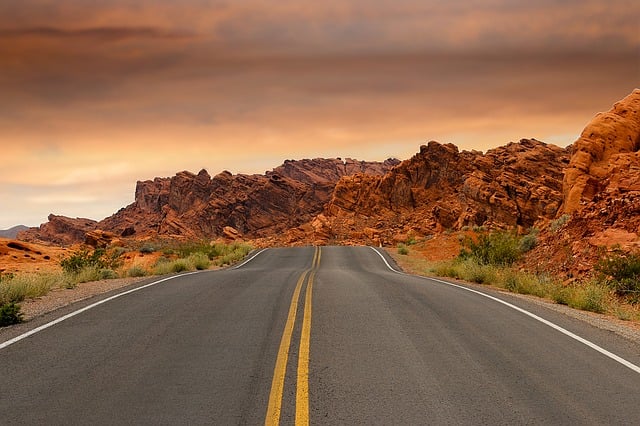 road-1303617_640
