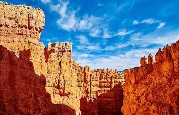 scenic-cliffs-in-the-bryce-canyon-national-park-46DK9XH